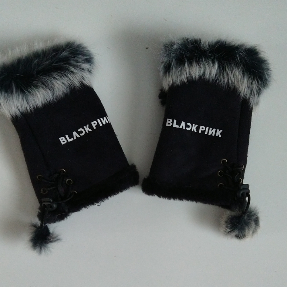 Black and Gray Fur Trim Gloves